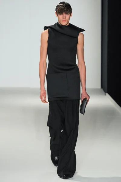 Look 3